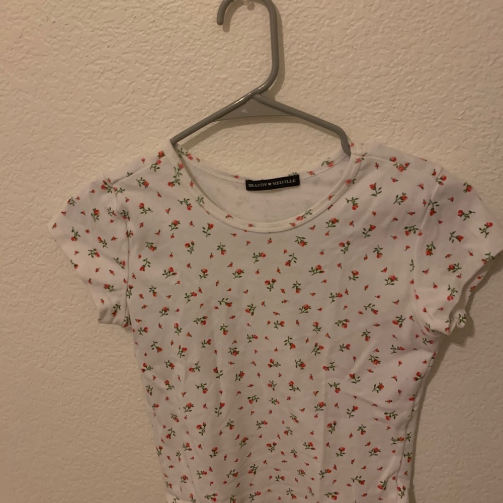 White brandy Melville crop top with rose flowers